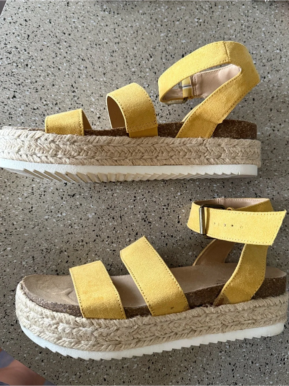 Platform Sandals / 7